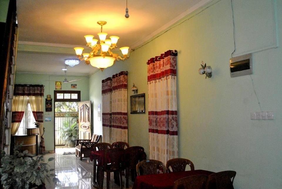 באדולה Sri Guest House מראה חיצוני תמונה